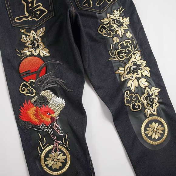 Evisu Men's Dark Blue Jeans with Gold Accents - Picture 6 of 14
